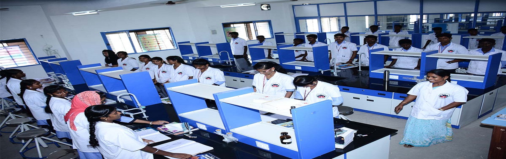 R RADHIKA COLLEGE OF PHARMACY,ALAI RAMGARH SONBHADRA